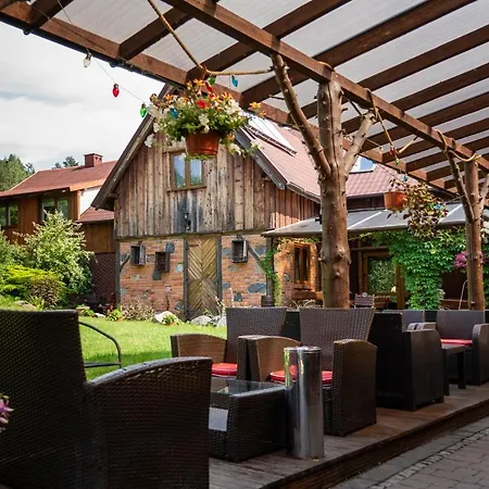 Gosciniec Pod Debem Farm stay