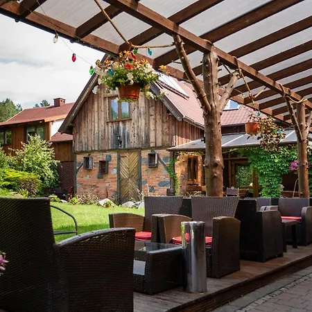Gosciniec Pod Debem Farm stay